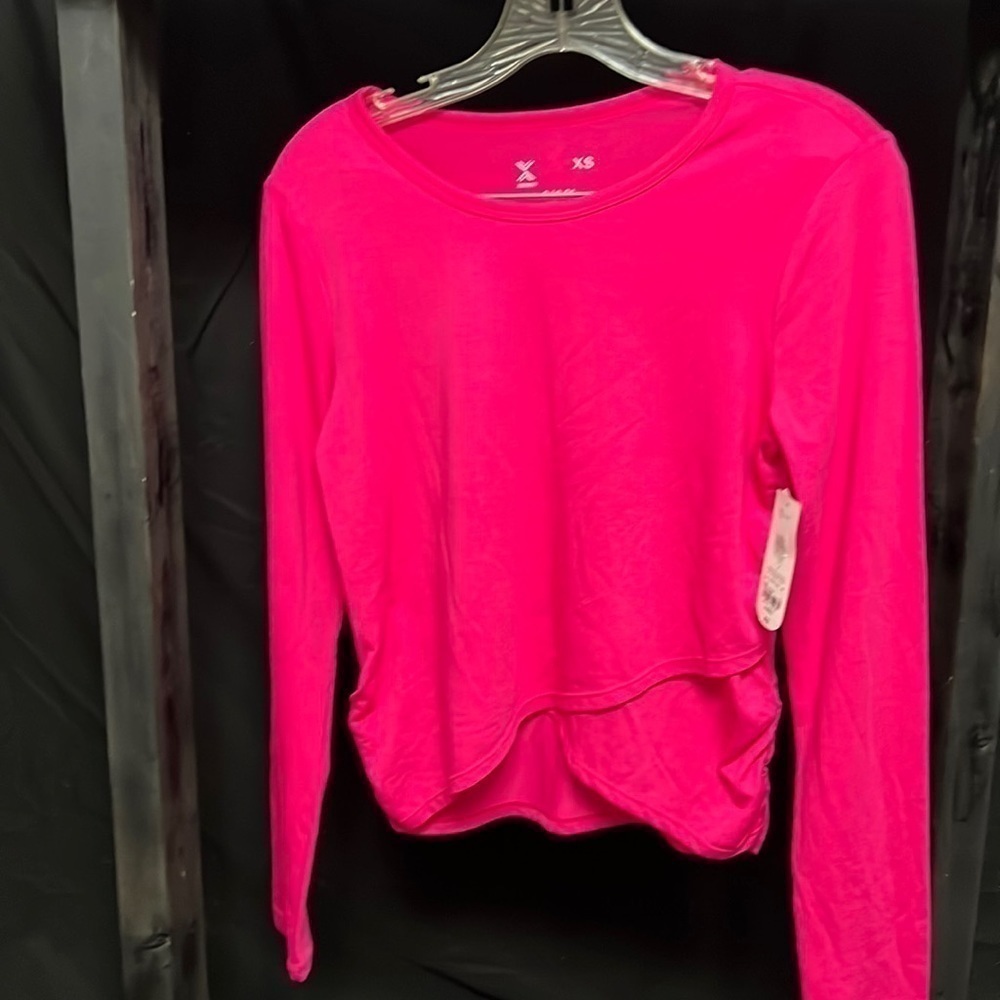 Xersion NWT quick-dri long sleeved top
